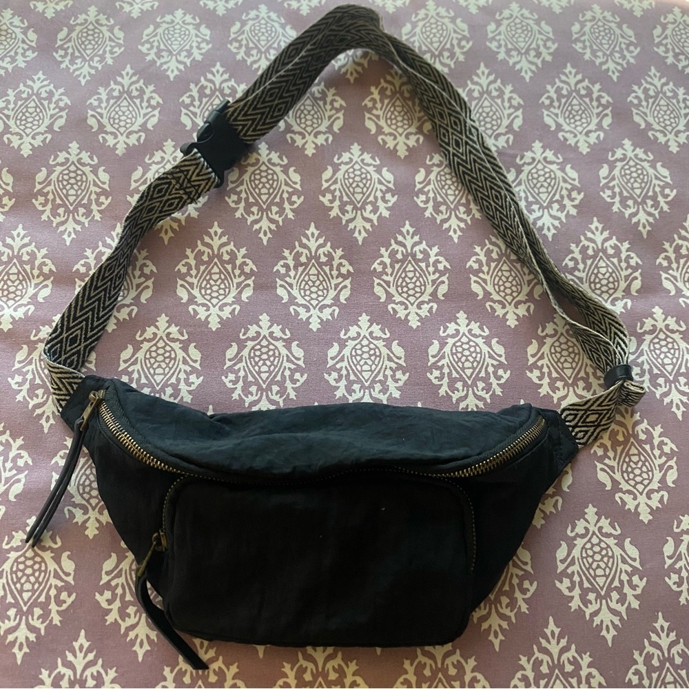 Universal Thread fanny pack Black OS
